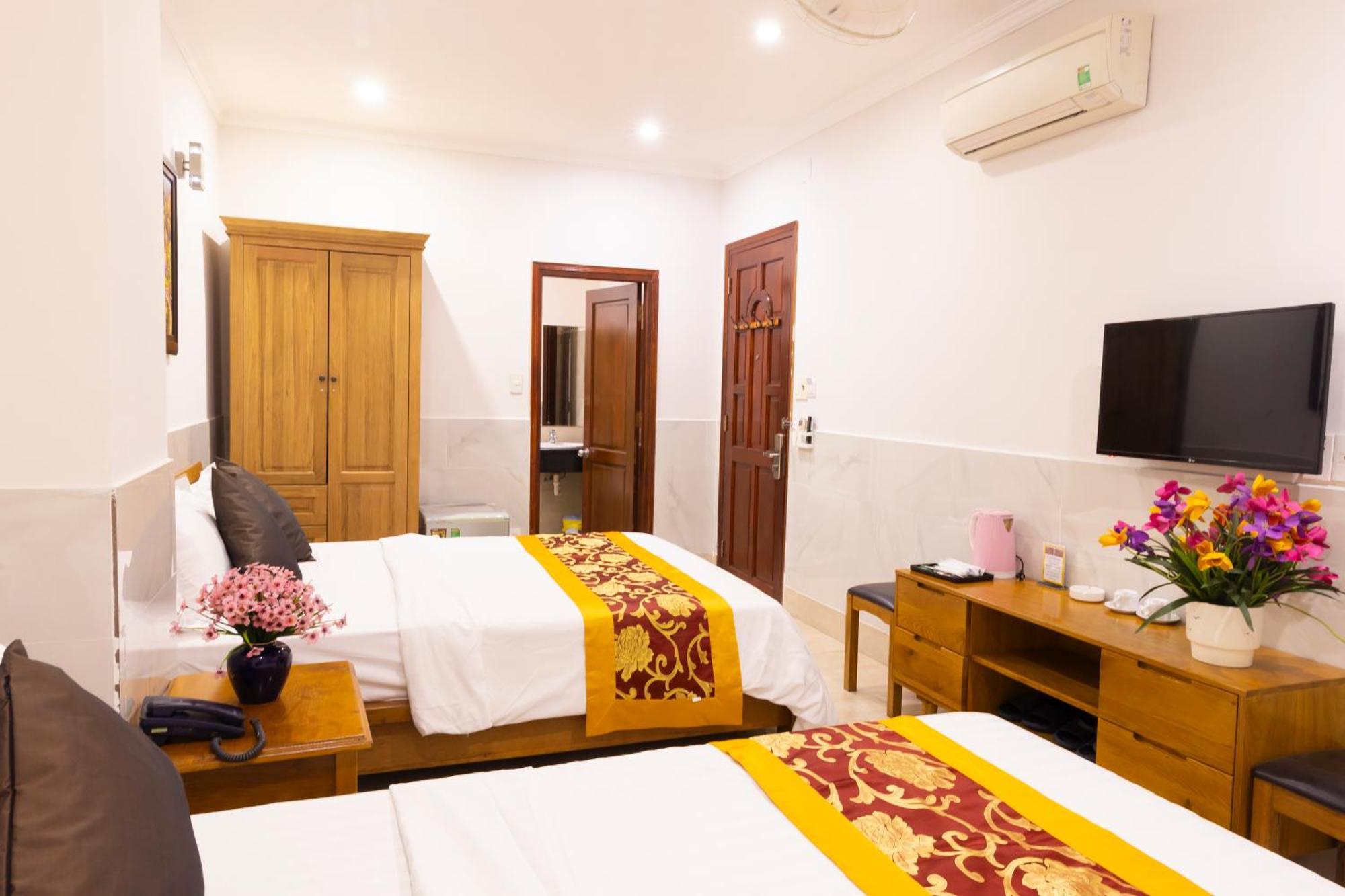 Atana Hotel 2*
