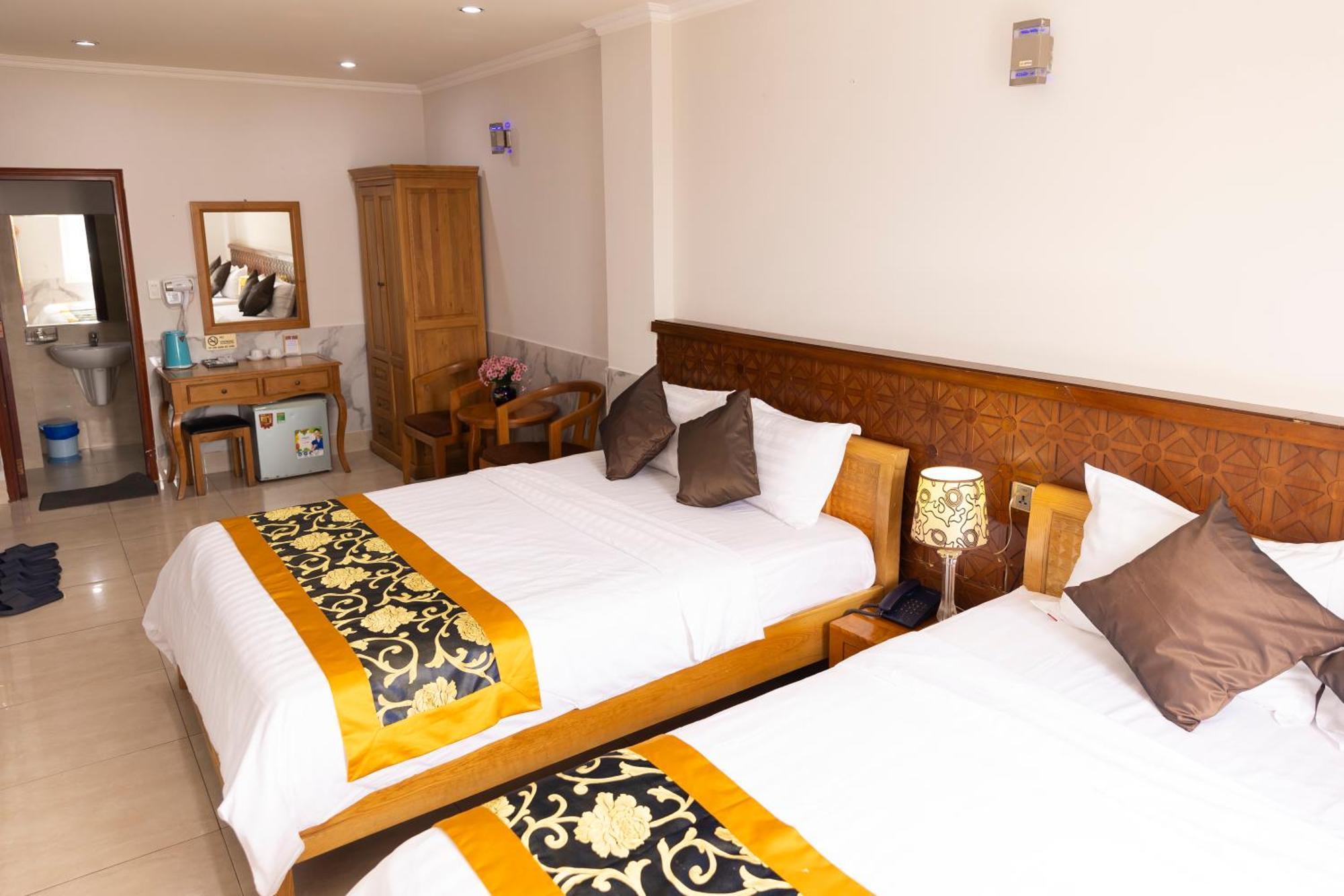 Atana Hotel 2*