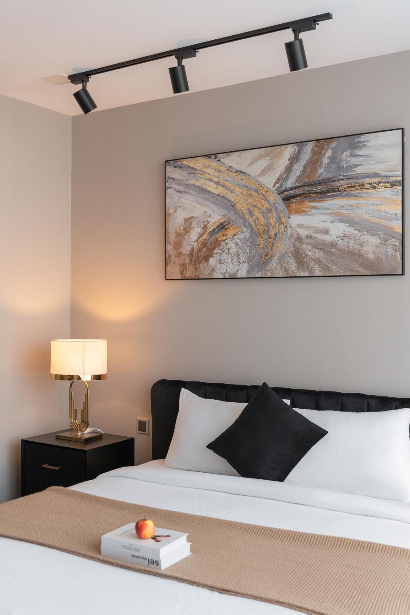 Allen Luxury - Vinhomes Park * Bandar Ho Chi Minh