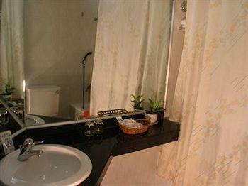 Bat Hotel 3*