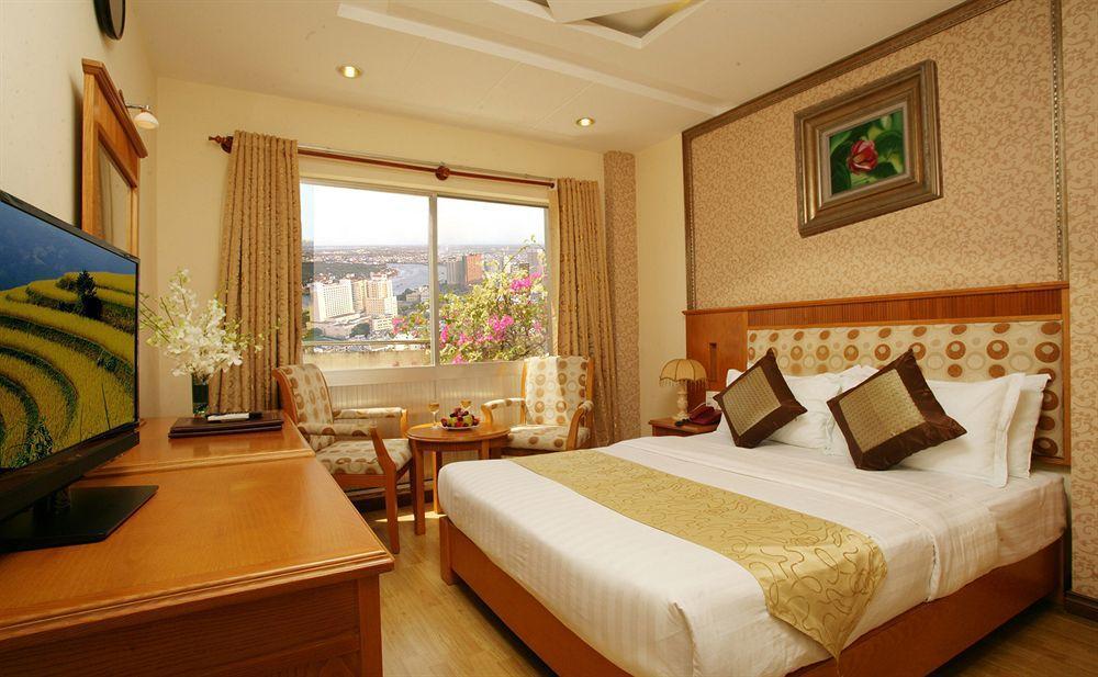 Cherry Hotel- Near Opera House