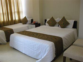 Paris Gold Hotel 3*