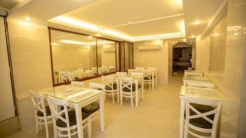 Cat 2 Hotel