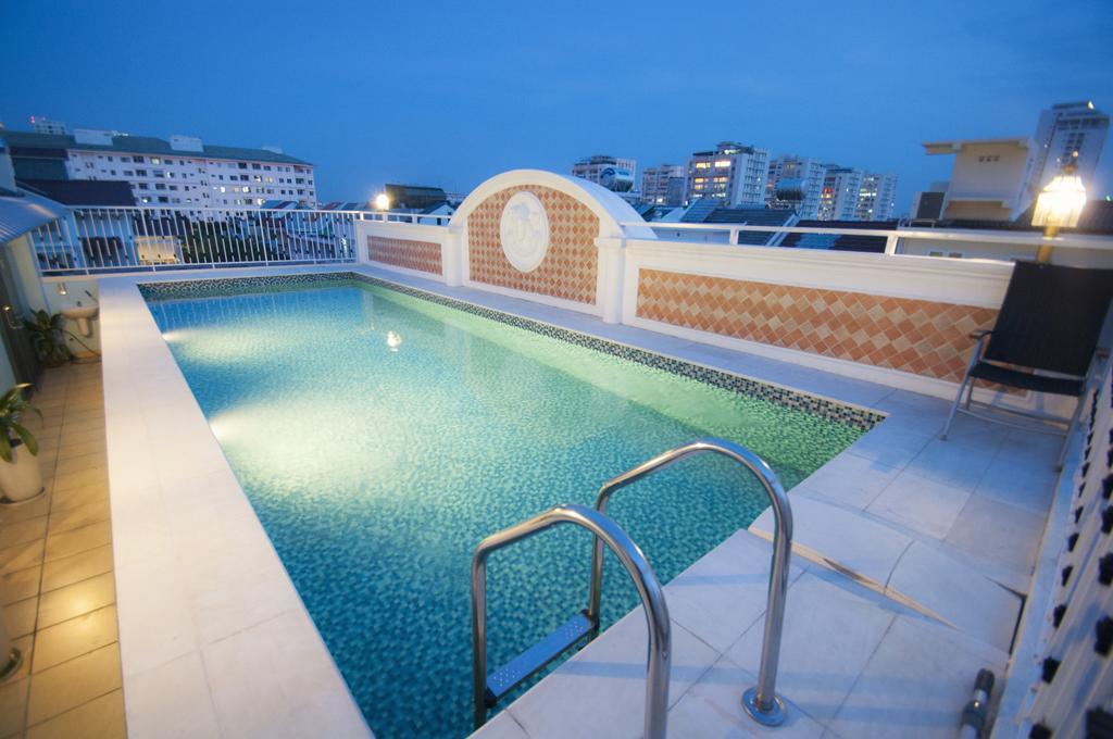 & Residences Swimming Pool Aparthotel