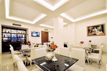 The White 8a Thai Lung Hotel 3*