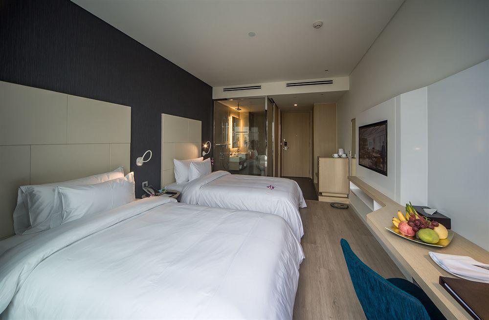 Hotel Liberty Saigon Riverside 4*