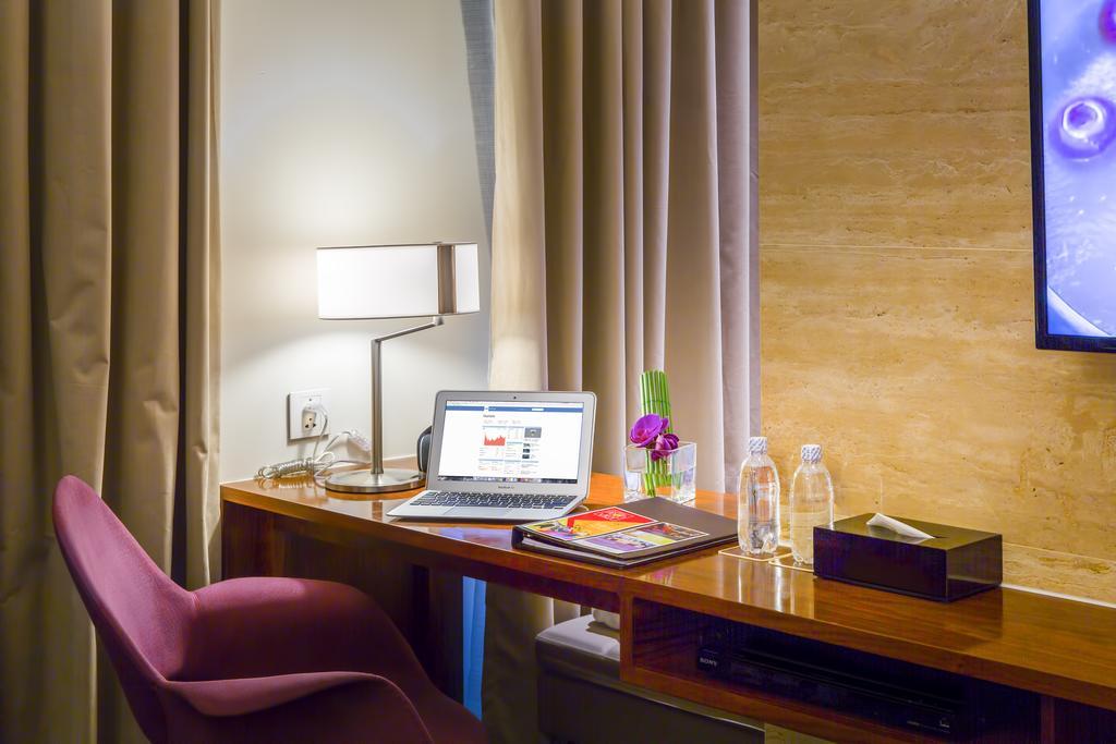 Liberty Saigon Riverside 4*