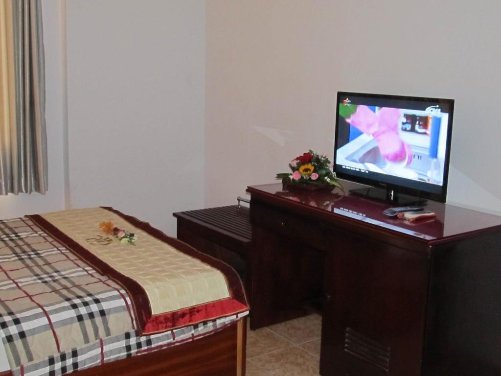 Hotel Khach San Trung Mai