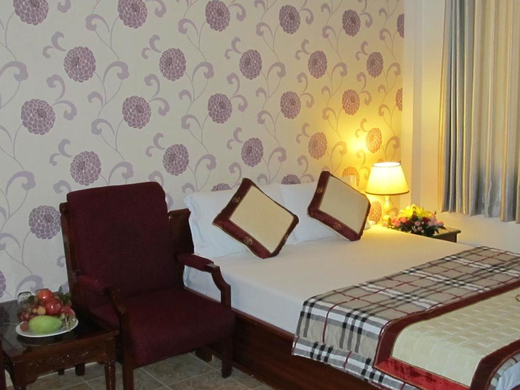 Hotel Khach San Trung Mai