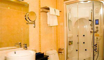 Gia Huy Hotel 2*