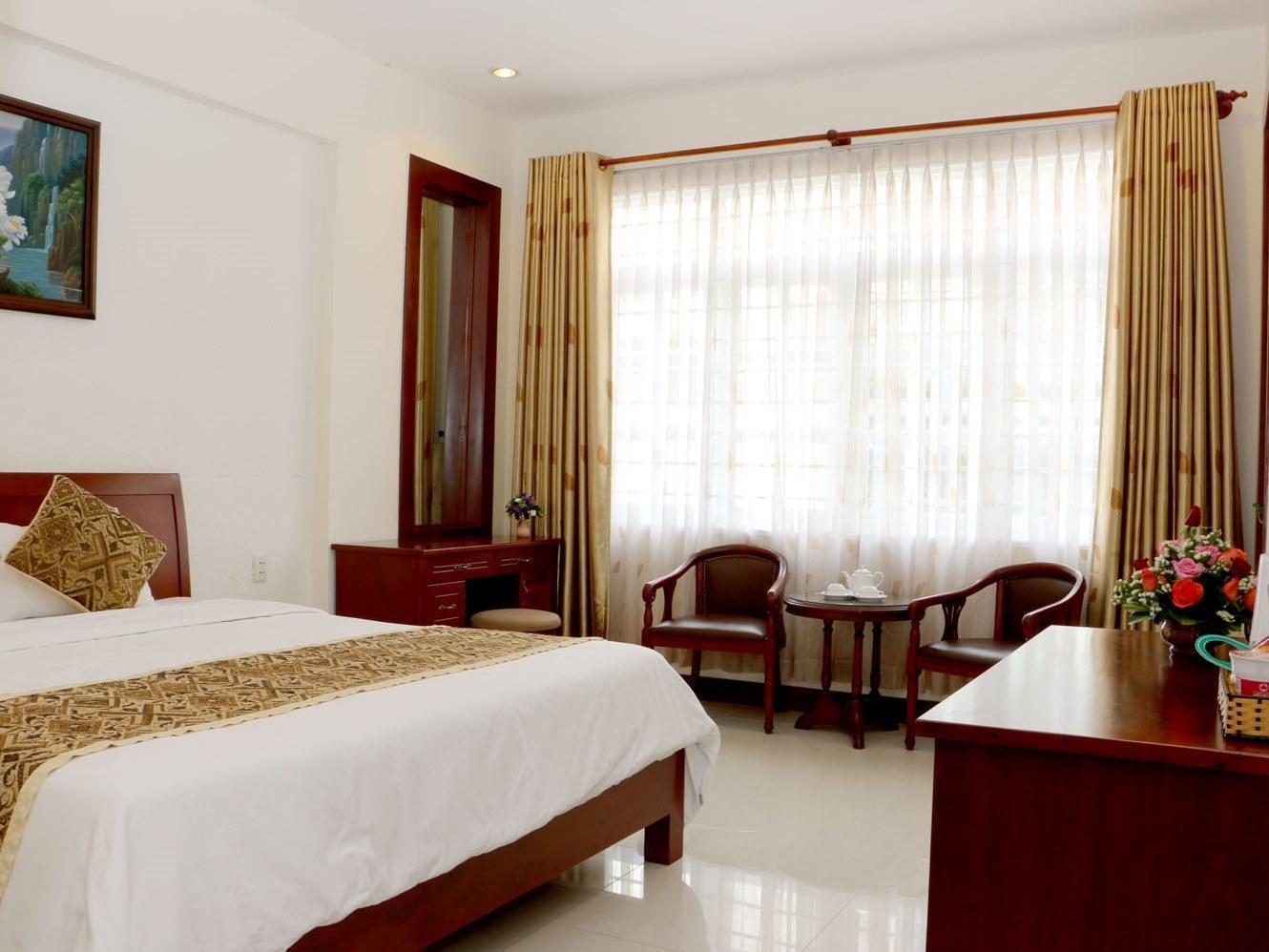 City Hotel 18 Luu Van Lang