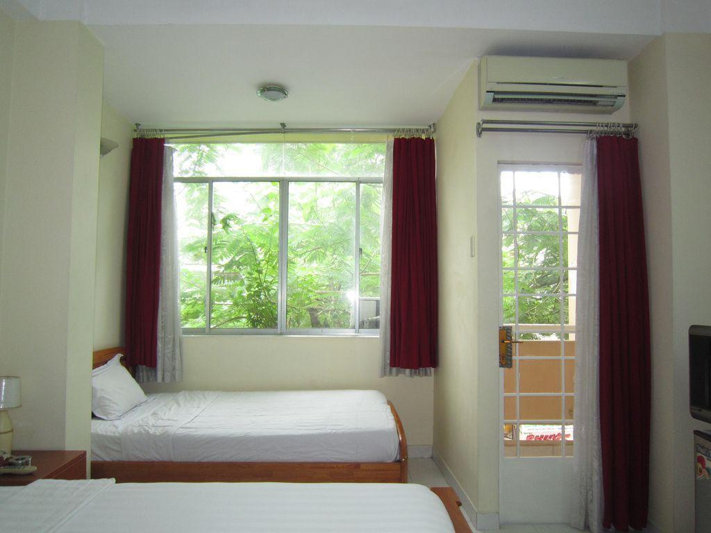 Hotel Lan Anh - De Tham Street