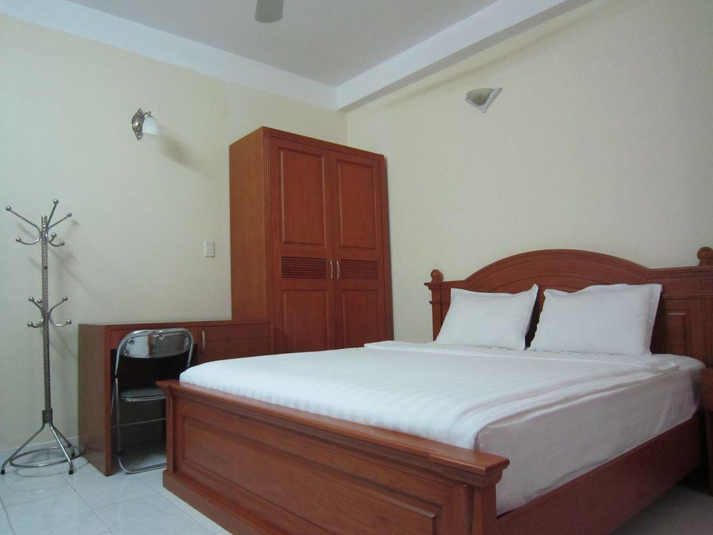 Hotel Lan Anh - De Tham Street
