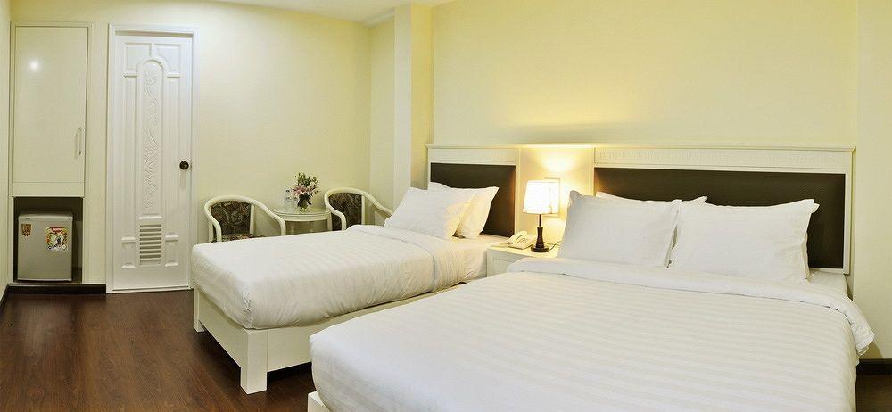 Hotel Asian Ruby Center Point &