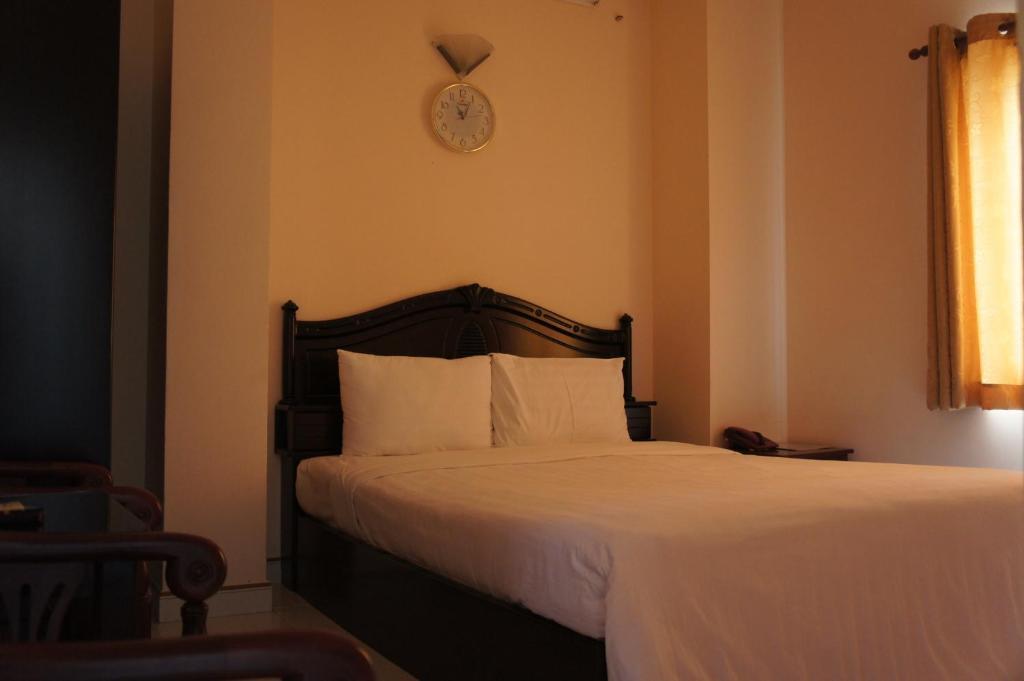 Elegant Hotel 2*