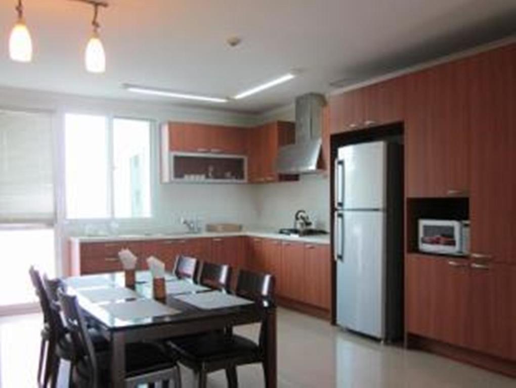 Hills Serviced Apartment *