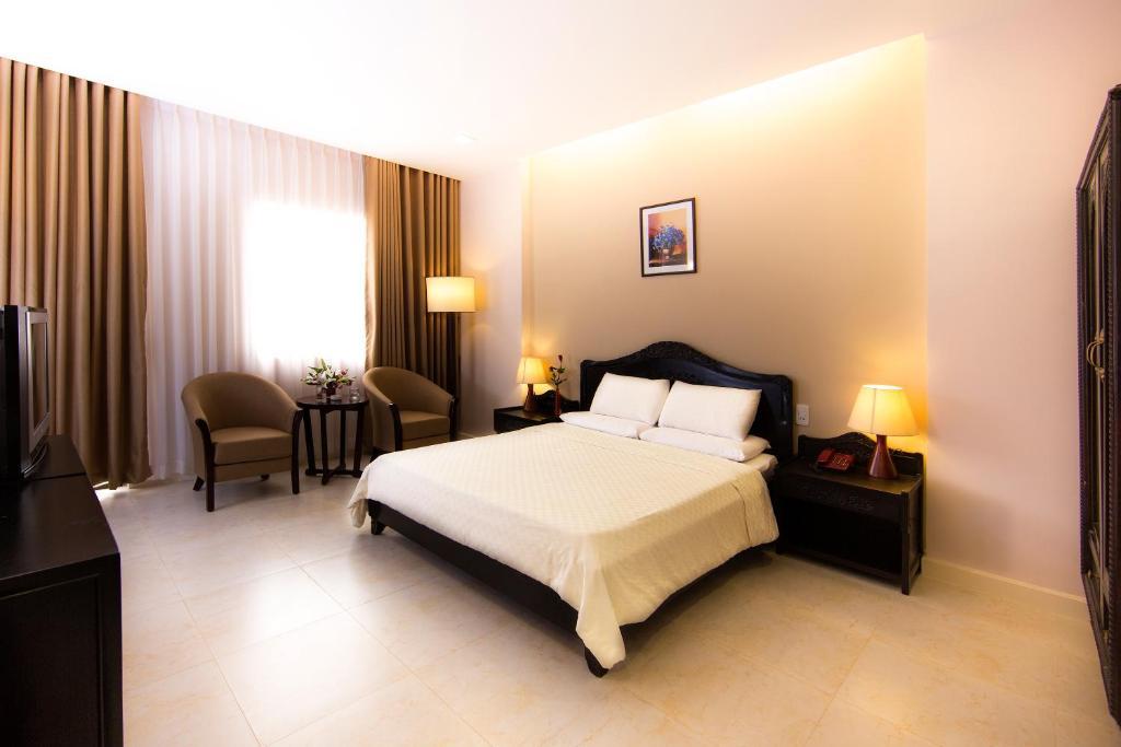 Royal Dragon Boutique Tan Binh Hotel