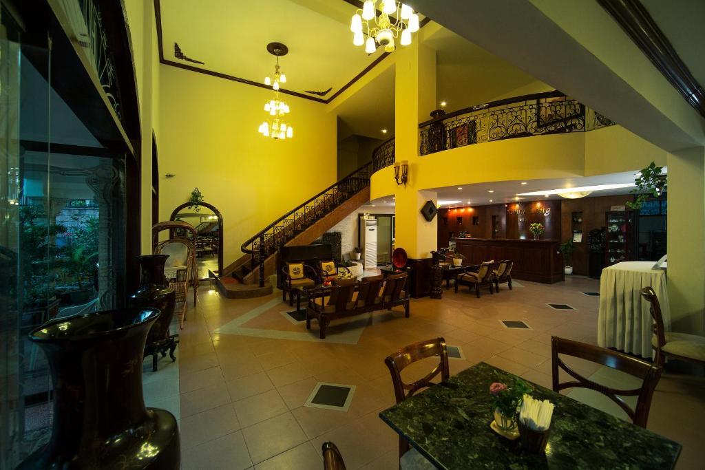 Royal Dragon Boutique Tan Binh Hotel