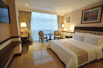 Aparthotel & Residences Swimming Pool 2*