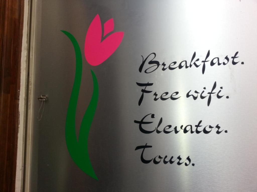 Hotel Pink Tulip