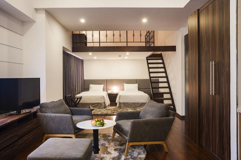 Charm Saigon Hotel 4*