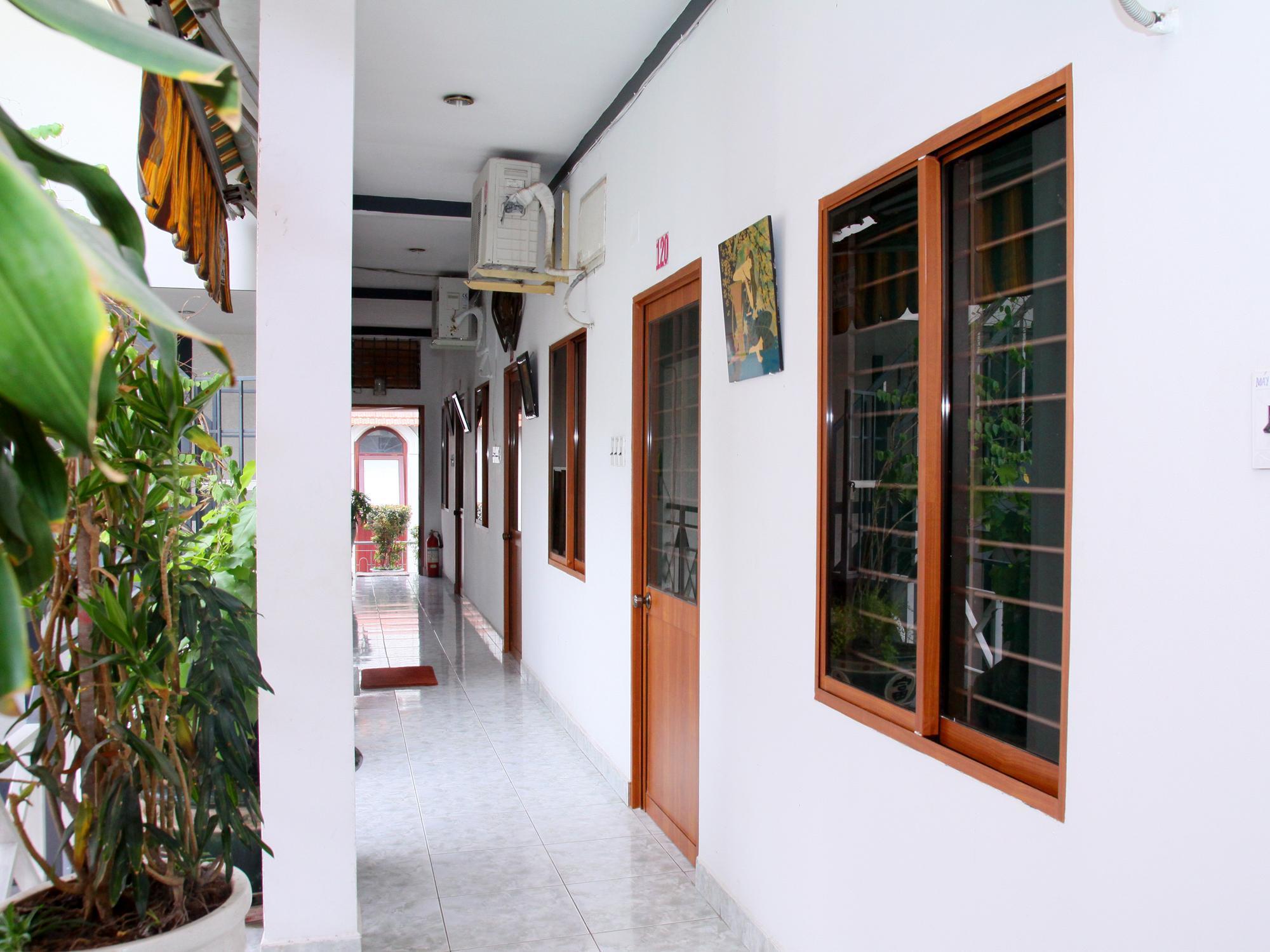 Hong Giao Hotel *