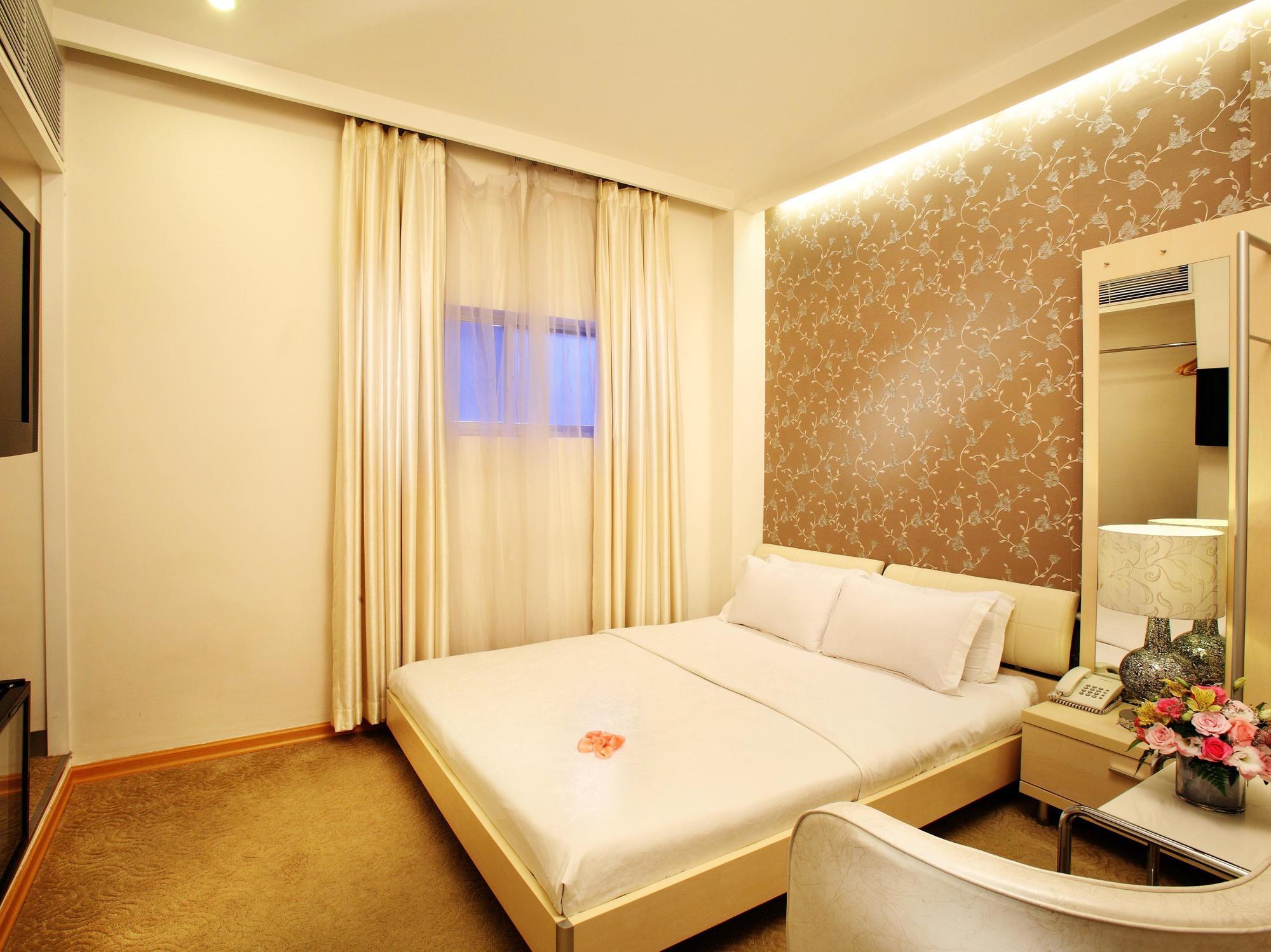 Golden Star Hotel