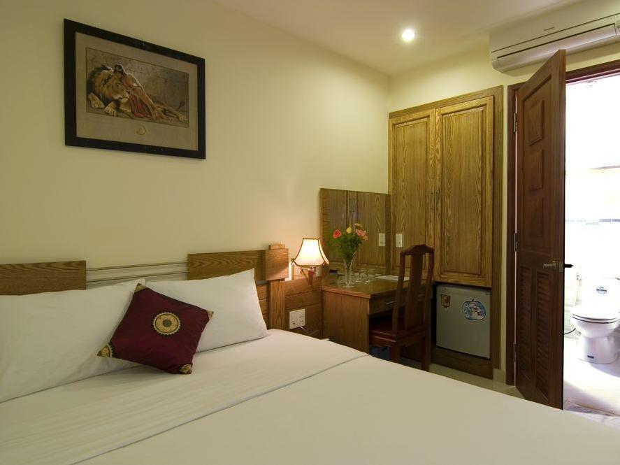 Ipeace - Bui Vien Walking Street Hotel 3*