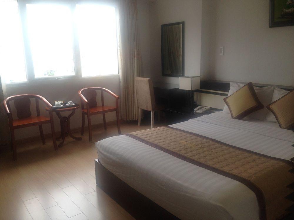 C Central Hotel Bui Vien 3*