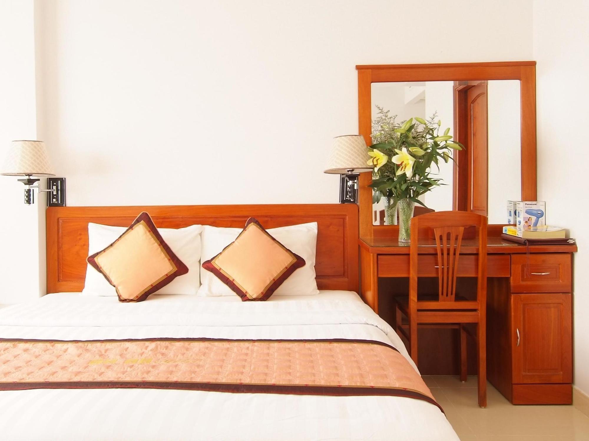C Central Hotel Bui Vien Hotel 3*