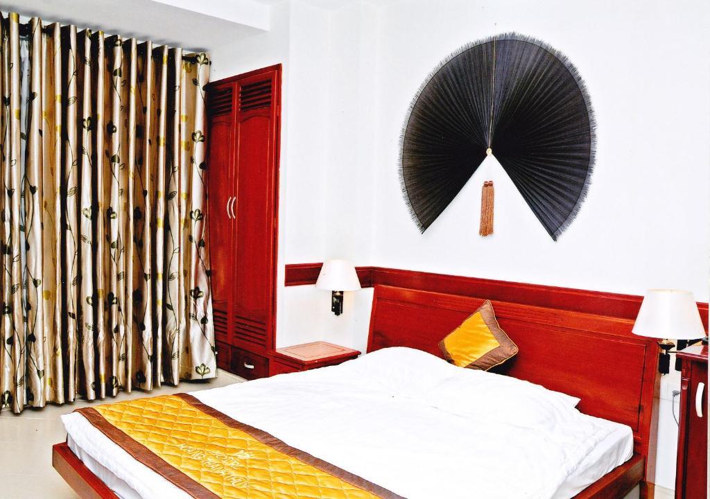 Hoang Thanh Thuy Airport 1 - Gan Am Thuc Dem Cho Hoang Hoa Tham 2*