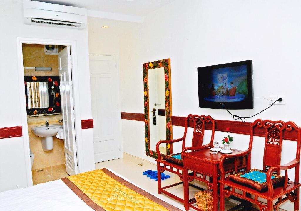 Hoang Thanh Thuy Airport 1 - Gan Am Thuc Dem Cho Hoang Hoa Tham Hotel 2*