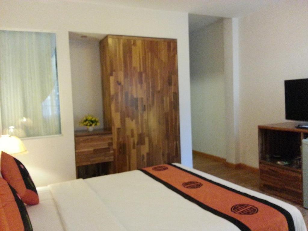 Pink Tulip Hotel 2*