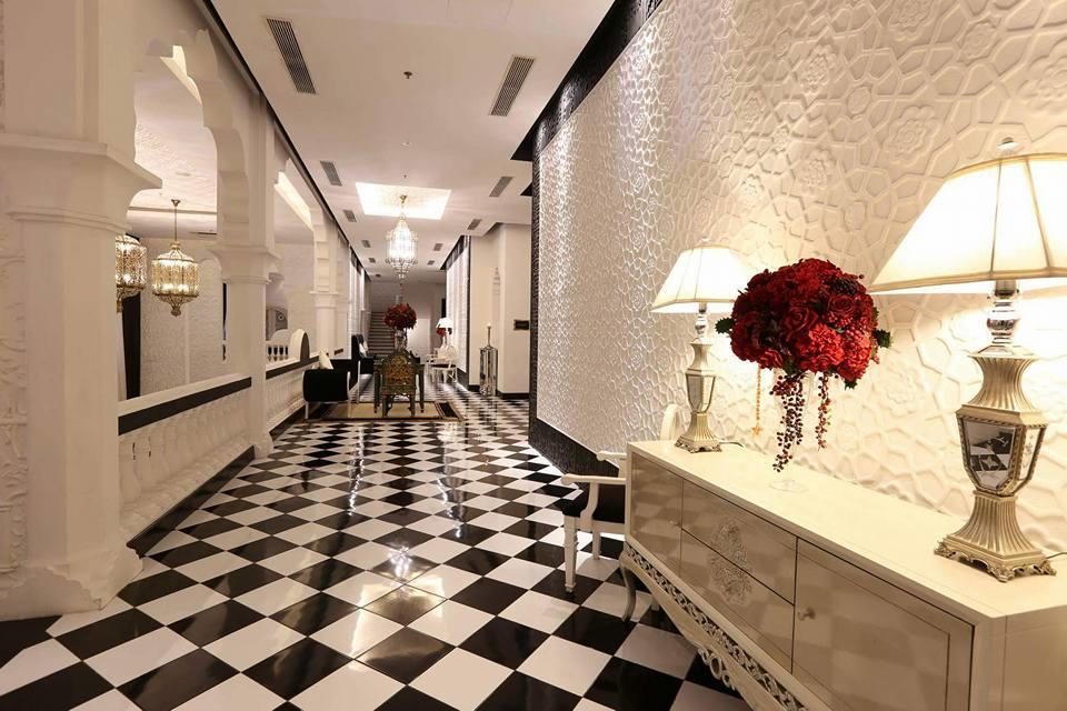 Chloe Gallery Hotel