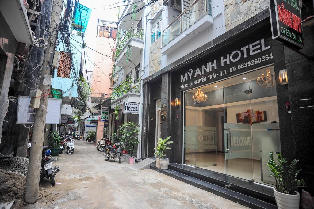 My Anh 120 Saigon Ben Thanh Market