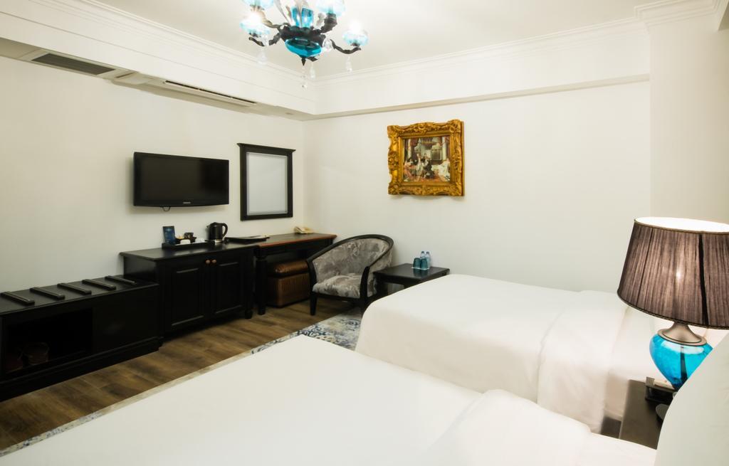 A&em Signature Hotel 4*