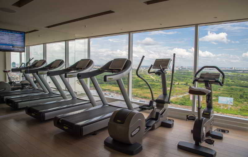 Liberty Saigon Riverside Hotel 4*