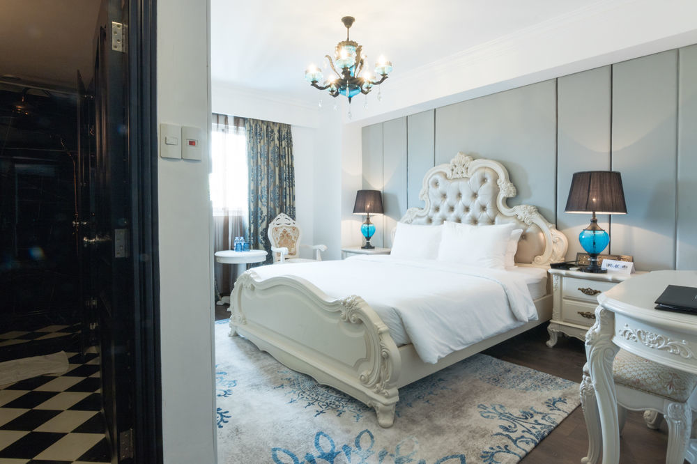 A&em Signature Hotel 4*