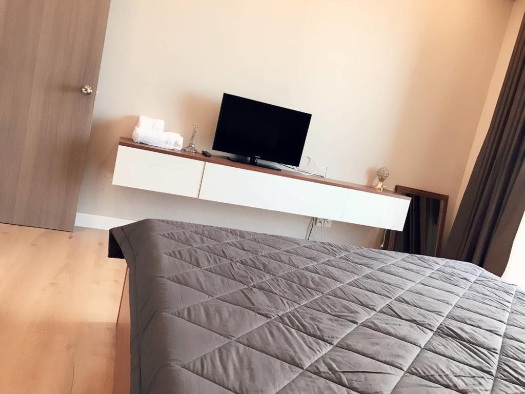 Best Deal In Saigon Galaxy 9 Luxury Cityview Pool Apartment