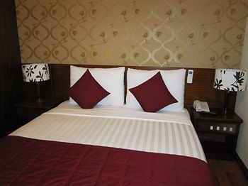 Hotel Paris Gold 3*