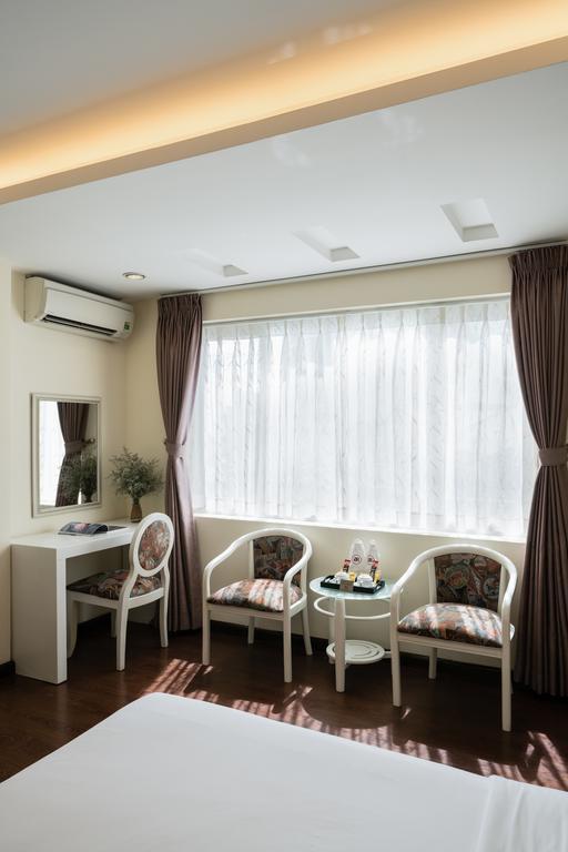 Asian Ruby Center Point & Hotel 3*