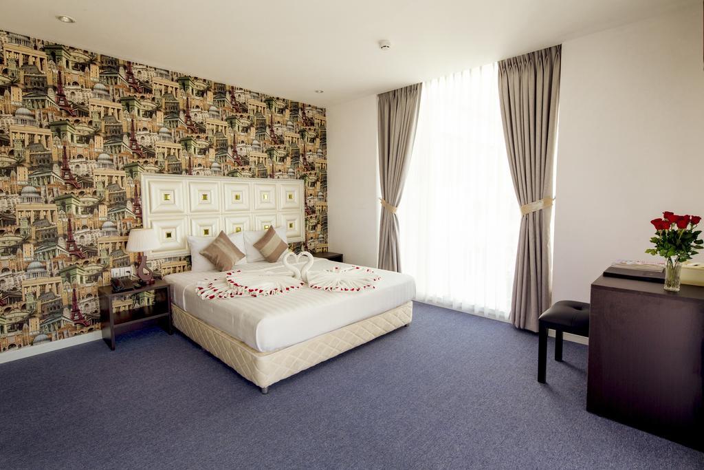 Hotel Golden Crown