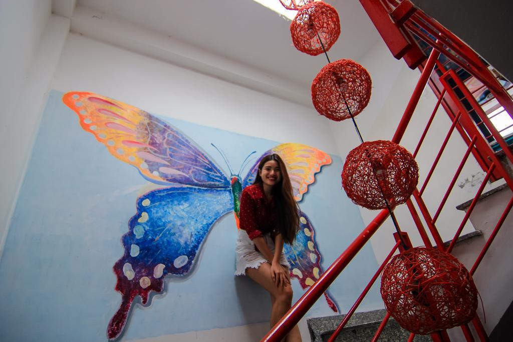 Hostel Wanderlust Saigon & Rooftop Bar