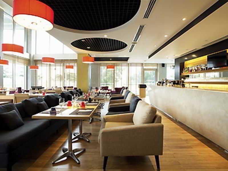 Hotel Ibis Saigon South