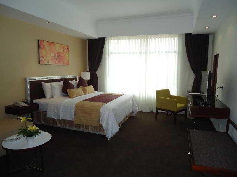 Vissai Saigon Hotel 4*