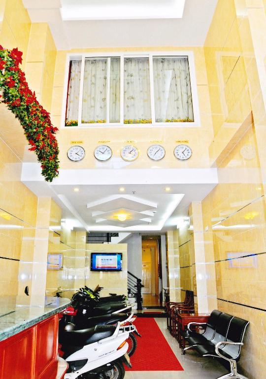 Hoang Thanh Thuy Airport 1 - Gan Am Thuc Dem Cho Hoang Hoa Tham Hotel 2*