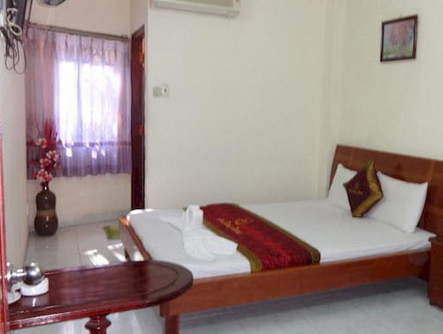 Son Tung 2* Ho Chi Minh City