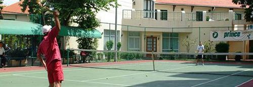 Aparthotel Saigon Village 4*
