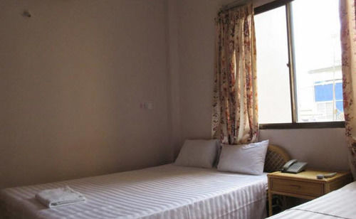 Reddoorz @ Pham Ngu Lao Street 4 Hotel 2*