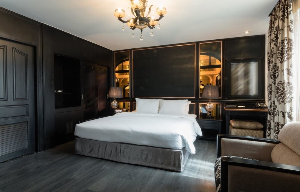 A&em Signature Hotel